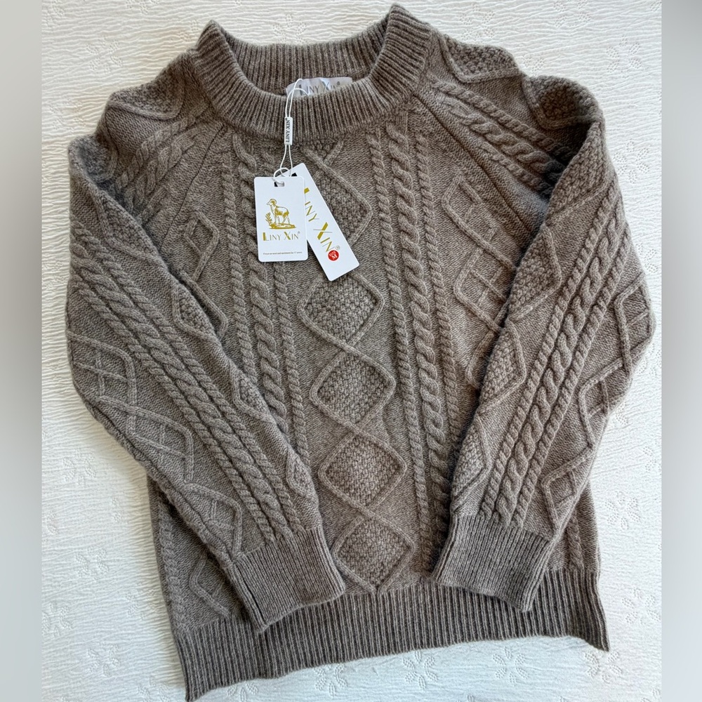 NWT Merino Wool Sweater cable knit crew neck size M tan beige